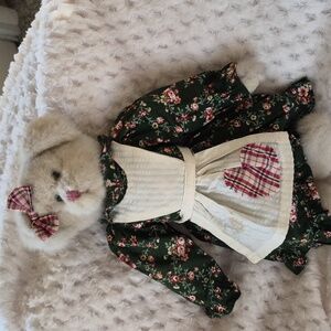 Vintage Green Mountain Bears Coll Mary Meyer "Ellen" Teddy Bear Apron & Bow